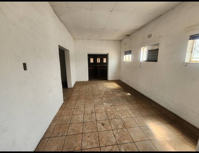 1,000M² WAREHOUSE TO LET IN WADEVILLE